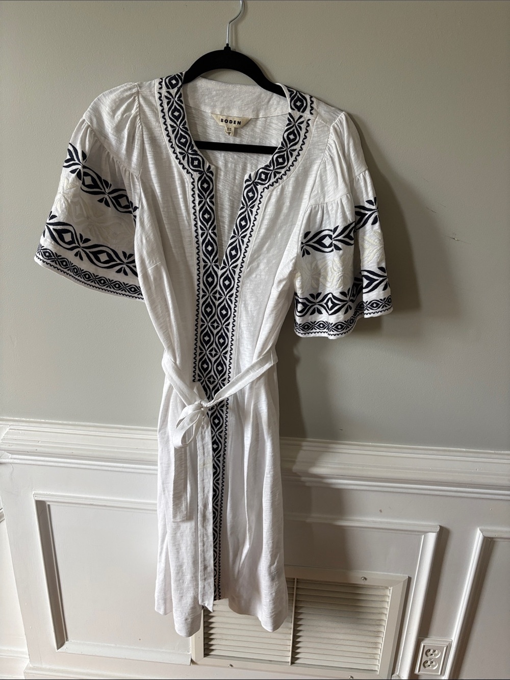 Boden Embroidered Dress size 10L